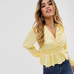 Missguided Cheetah Long Sleeve Top, LIKE NEW,  XS pretty yellow color